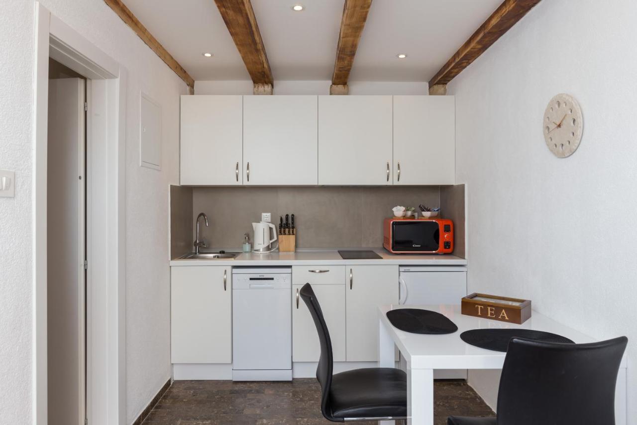 Toma Apartment